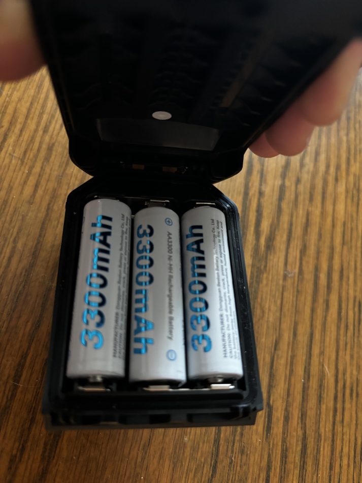 garmin montana aa battery pack with rechargable batteries